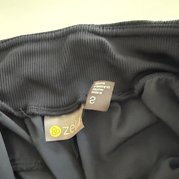 Zella Black Jogger Pants - Picture 2 of 5